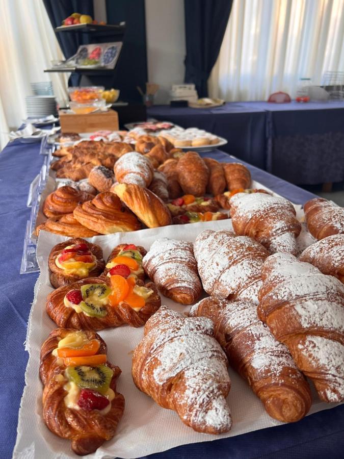 G&D Hotel Deanna Pool&Brunch Milano Marittima Exterior foto