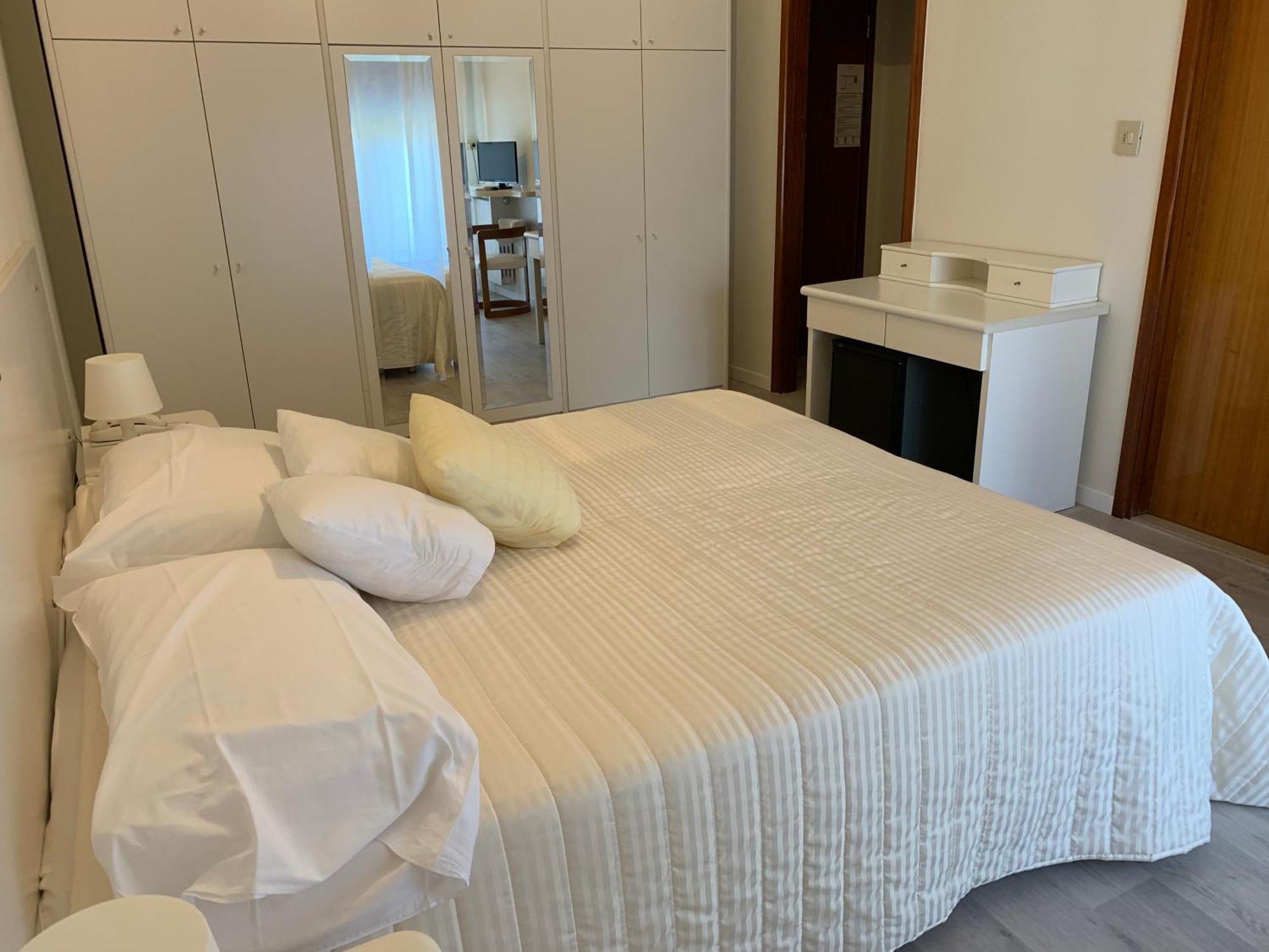 G&D Hotel Deanna Pool&Brunch Milano Marittima Quarto foto